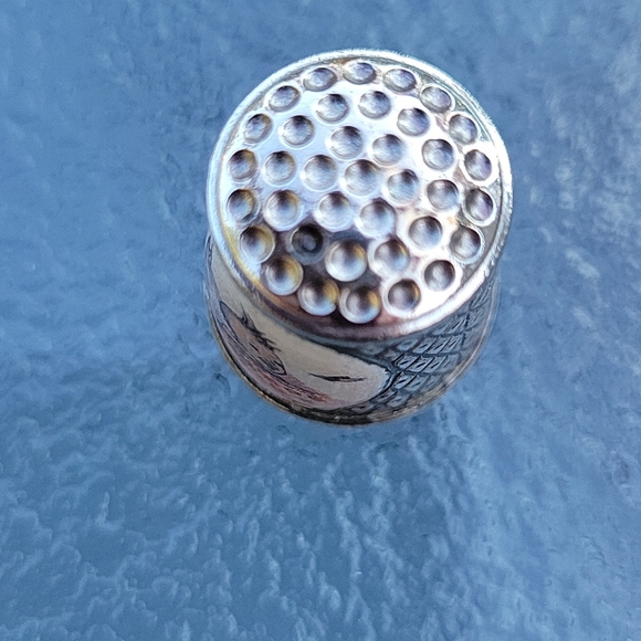 Vintage Thimble with a Baby - Picture 4 of 5